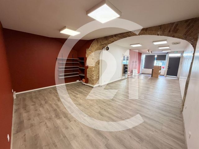 Local commercial à louer - 210.0 m2 - 26 - Drome