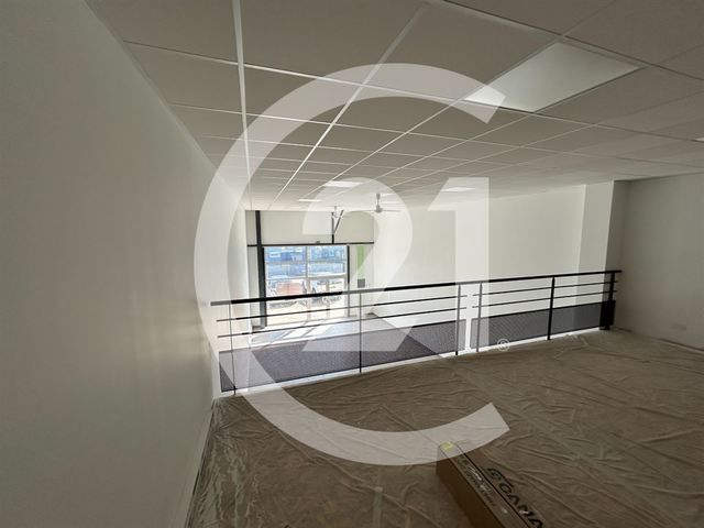 Local commercial à louer - 160.0 m2 - 26 - Drome