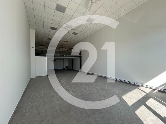 Local commercial à louer - 160.0 m2 - 26 - Drome