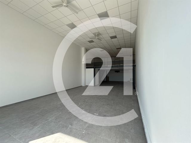 Local commercial à louer - 160.0 m2 - 26 - Drome