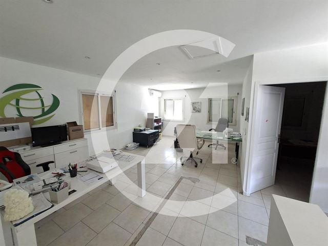 Local d'activité à louer - 400.0 m2 - 38 - Isere