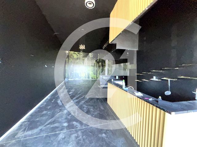Local commercial à louer - 140.0 m2 - 26 - Drome