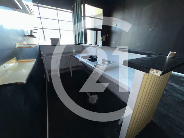 Local commercial à louer - 140.0 m2 - 26 - Drome