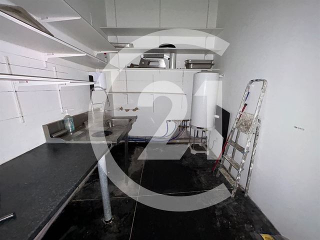 Local commercial à louer - 140.0 m2 - 26 - Drome