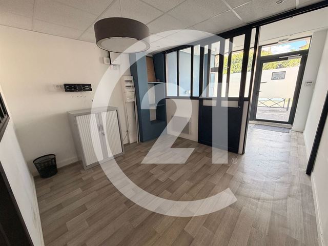 Local commercial à louer - 45.0 m2 - 26 - Drome