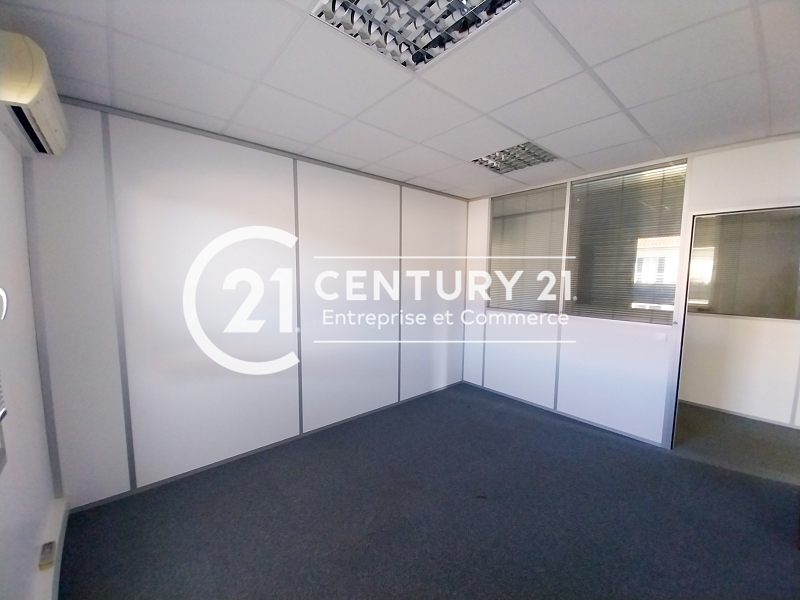 Bureaux à louer - 261.0 m2 - 44 - Loire-Atlantique