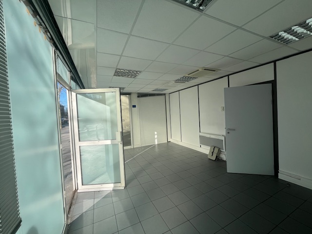 Bureaux à louer - 175.0 m2 - 81 - Tarn