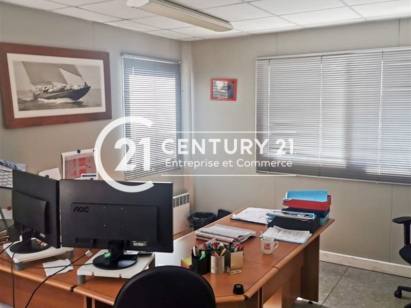 Local d'activité à louer - 900.0 m2 - 44 - Loire-Atlantique