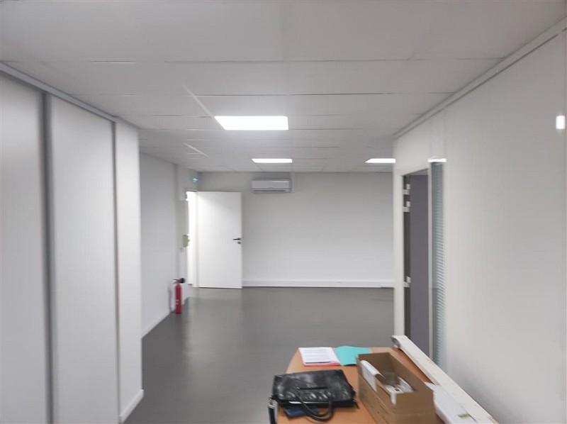 Bureaux à louer - 100.0 m2 - 44 - Loire-Atlantique