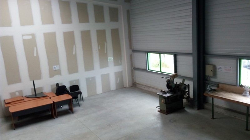 Local d'activité à louer - 325.0 m2 - 44 - Loire-Atlantique