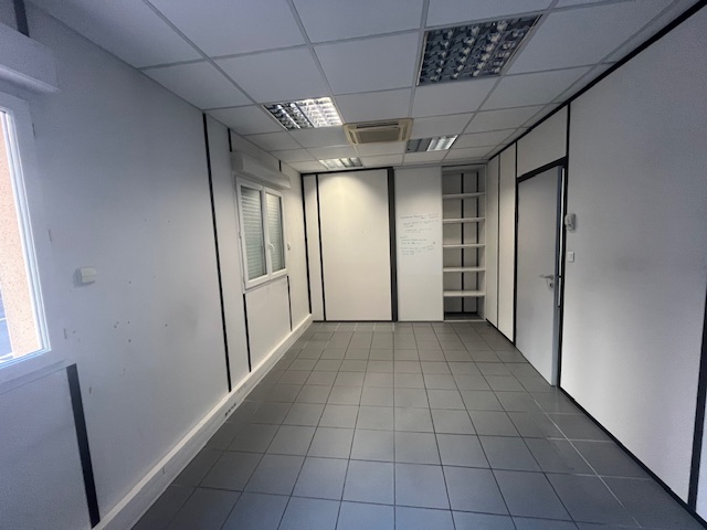 Bureaux à louer - 175.0 m2 - 81 - Tarn