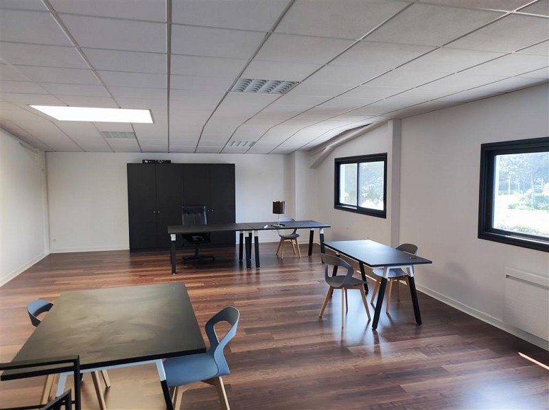 Local d'activité à louer - 165.0 m2 - 44 - Loire-Atlantique