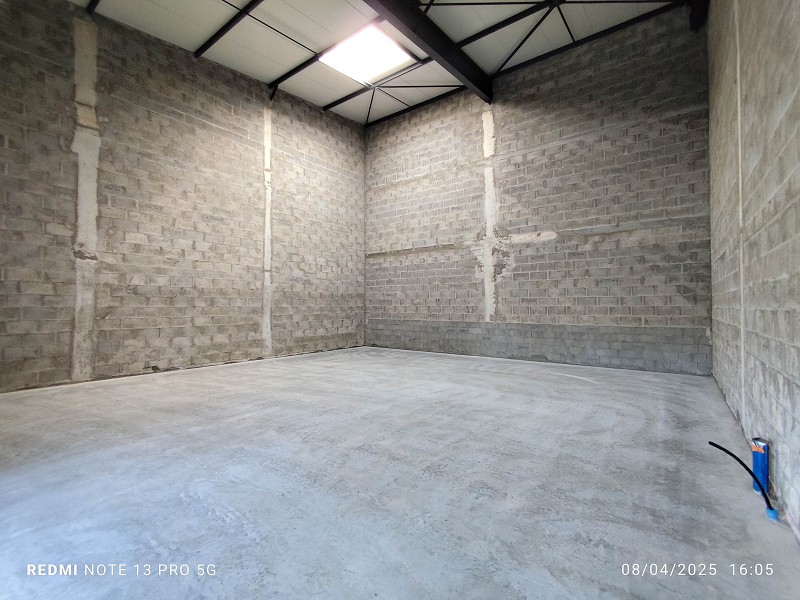Entrepôt à louer - 137.0 m2 - 29 - Finistere