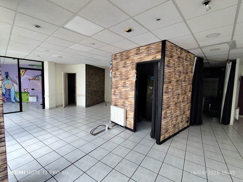 Local commercial à louer - 145.0 m2 - 29 - Finistere