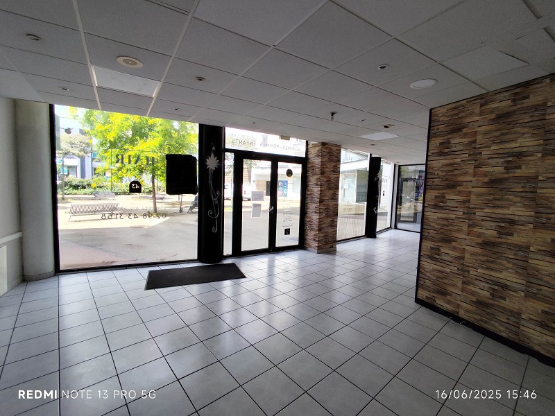 Local commercial à louer - 145.0 m2 - 29 - Finistere