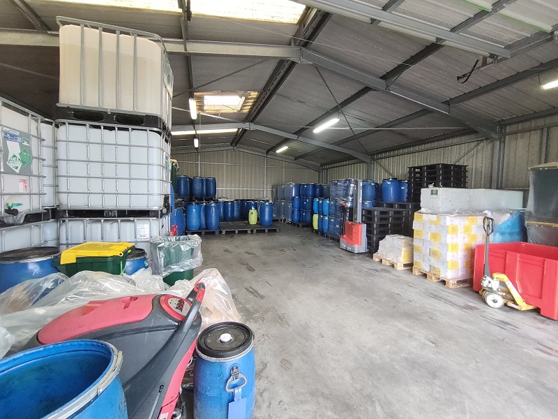 Entrepôt à louer - 200.0 m2 - 29 - Finistere