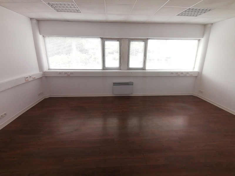 Bureaux à louer - 85.0 m2 - 29 - Finistere