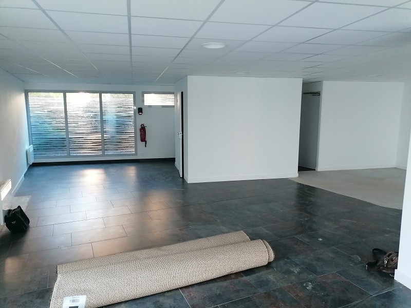 Local commercial à louer - 93.0 m2 - 29 - Finistere