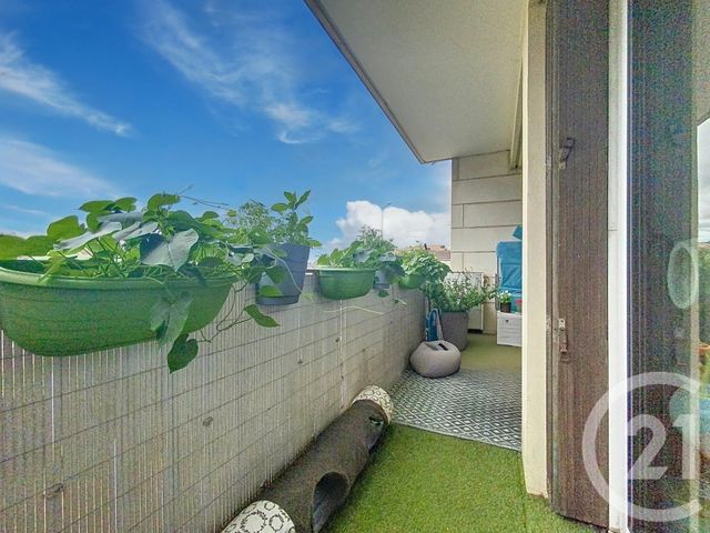 Appartement F4 à vendre - 4 pièces - 80 m2 - Melun - 77 - ILE-DE-FRANCE