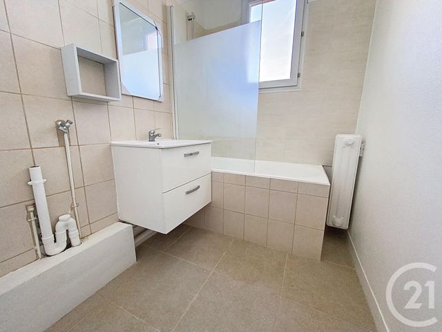 Appartement à vendre - 3 pièces - 55 m2 - Melun - 77 - ILE-DE-FRANCE