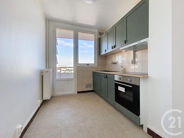 Appartement à vendre - 3 pièces - 55 m2 - Melun - 77 - ILE-DE-FRANCE