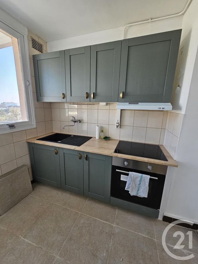 Appartement à vendre - 3 pièces - 55 m2 - Melun - 77 - ILE-DE-FRANCE