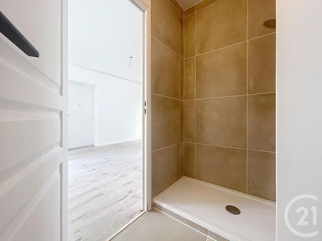 Appartement F2 à vendre - 2 pièces - 43,25 m2 - Melun - 77 - ILE-DE-FRANCE