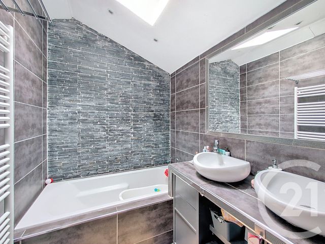 Maison à vendre - 3 pièces - 76,37 m2 - Melun - 77 - ILE-DE-FRANCE