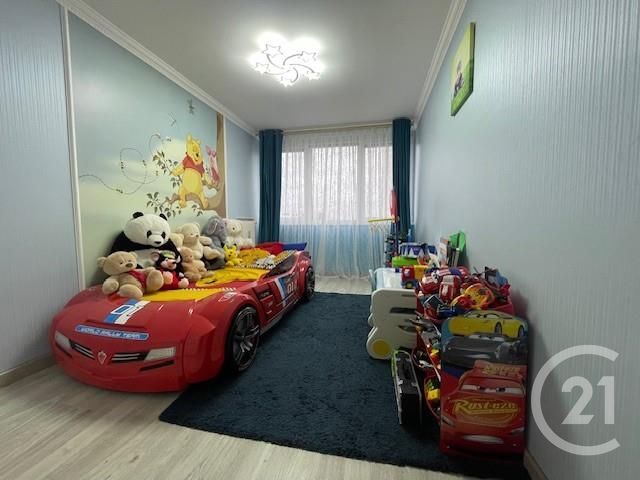 Appartement à vendre - 4 pièces - 83,90 m2 - Melun - 77 - ILE-DE-FRANCE