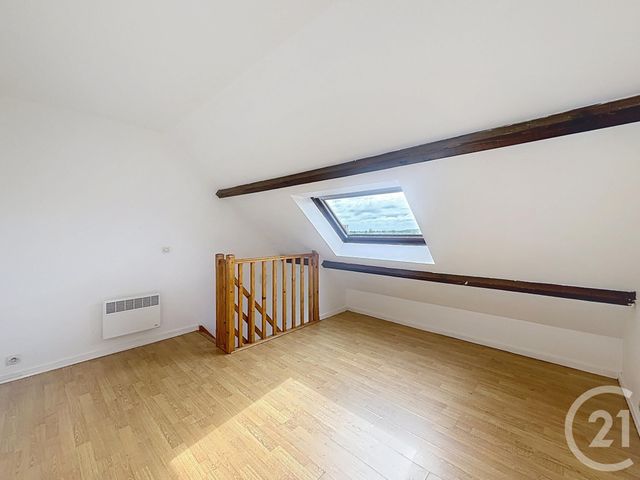 Appartement Duplex &agrave; louer - 2 pi&egrave;ces - 30 m2 - Melun - 77 - ILE-DE-FRANCE