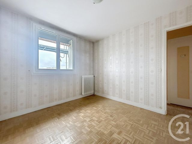 Appartement F3 à vendre - 3 pièces - 65,42 m2 - Melun - 77 - ILE-DE-FRANCE