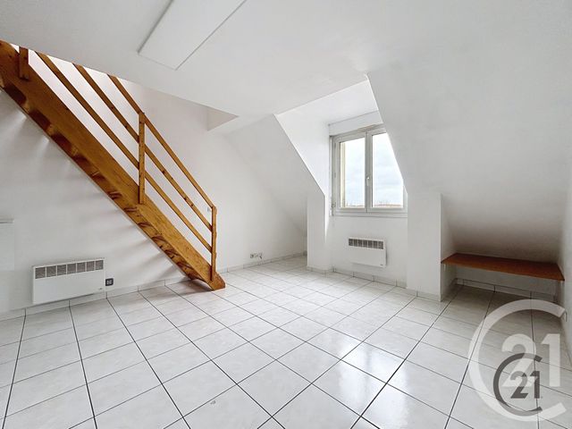 Appartement Duplex &agrave; vendre - 2 pi&egrave;ces - 30,02 m2 - Melun - 77 - ILE-DE-FRANCE