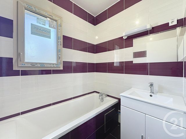 Maison &agrave; louer - 5 pi&egrave;ces - 137,35 m2 - Dammarie Les Lys - 77 - ILE-DE-FRANCE