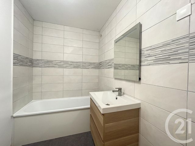 Appartement F2 &agrave; louer - 2 pi&egrave;ces - 51 m2 - Melun - 77 - ILE-DE-FRANCE