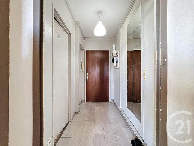 Appartement &agrave; vendre - 2 pi&egrave;ces - 44 m2 - Melun - 77 - ILE-DE-FRANCE