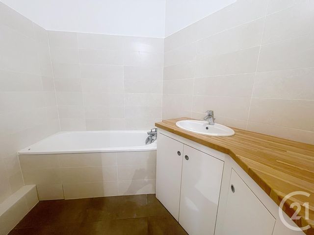Appartement F5 &agrave; vendre - 5 pi&egrave;ces - 106,50 m2 - Melun - 77 - ILE-DE-FRANCE