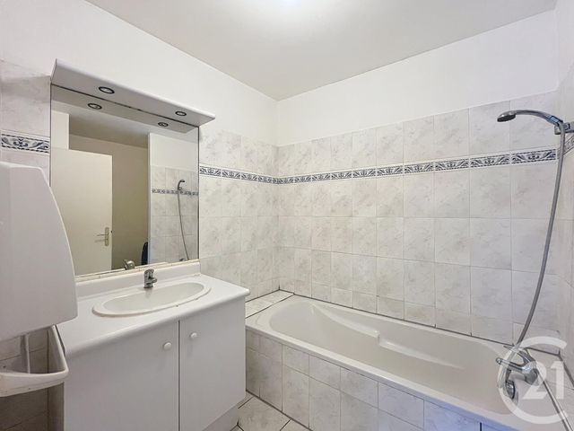 Appartement F1 &agrave; louer - 1 pi&egrave;ce - 30,75 m2 - Melun - 77 - ILE-DE-FRANCE