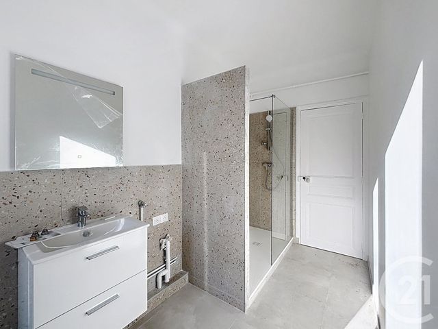 Appartement &agrave; louer - 3 pi&egrave;ces - 82,53 m2 - Melun - 77 - ILE-DE-FRANCE