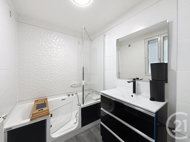 Appartement F2 &agrave; louer - 2 pi&egrave;ces - 63,55 m2 - Melun - 77 - ILE-DE-FRANCE