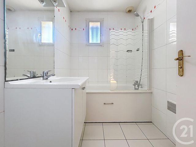 Appartement &agrave; vendre - 3 pi&egrave;ces - 61,94 m2 - Melun - 77 - ILE-DE-FRANCE