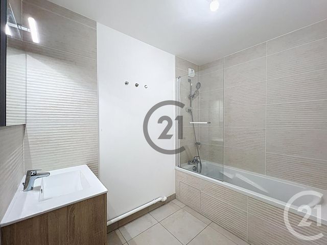 Appartement F3 &agrave; louer - 3 pi&egrave;ces - 57,19 m2 - Le Mee Sur Seine - 77 - ILE-DE-FRANCE