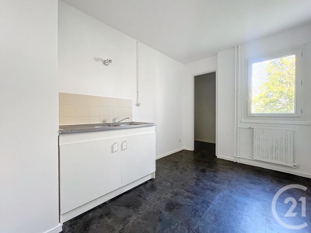 Appartement &agrave; louer - 3 pi&egrave;ces - 68,26 m2 - Melun - 77 - ILE-DE-FRANCE