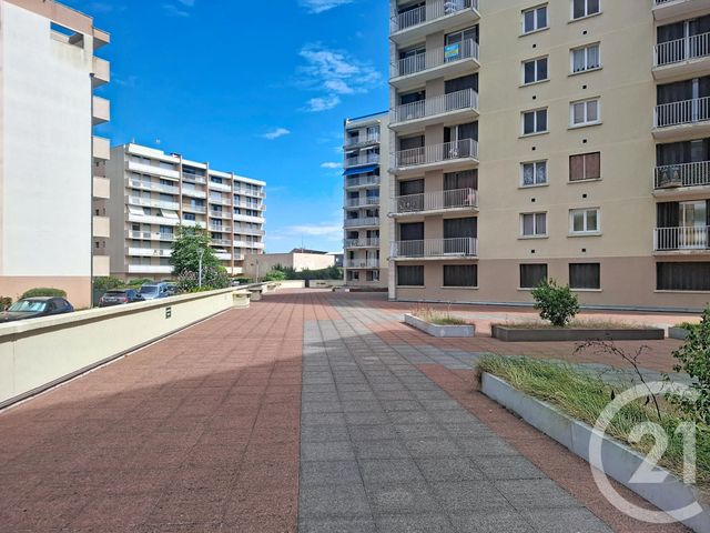 Appartement F4 &agrave; vendre - 4 pi&egrave;ces - 77,03 m2 - Melun - 77 - ILE-DE-FRANCE