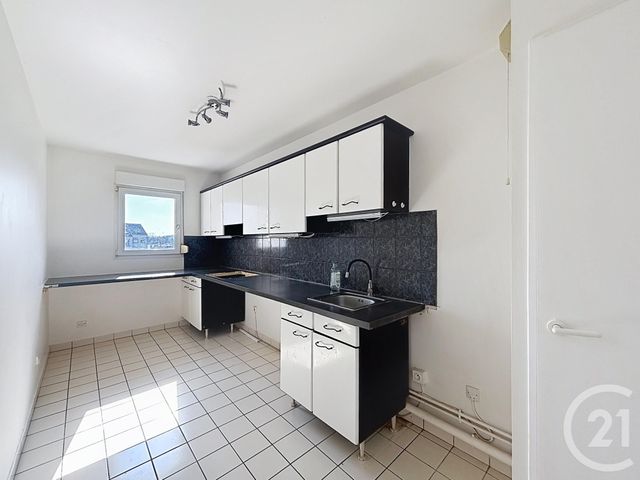 Appartement F3 &agrave; louer - 3 pi&egrave;ces - 72,72 m2 - Melun - 77 - ILE-DE-FRANCE