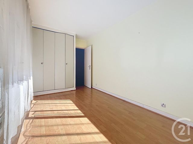 Appartement F3 &agrave; vendre - 4 pi&egrave;ces - 75,23 m2 - Melun - 77 - ILE-DE-FRANCE