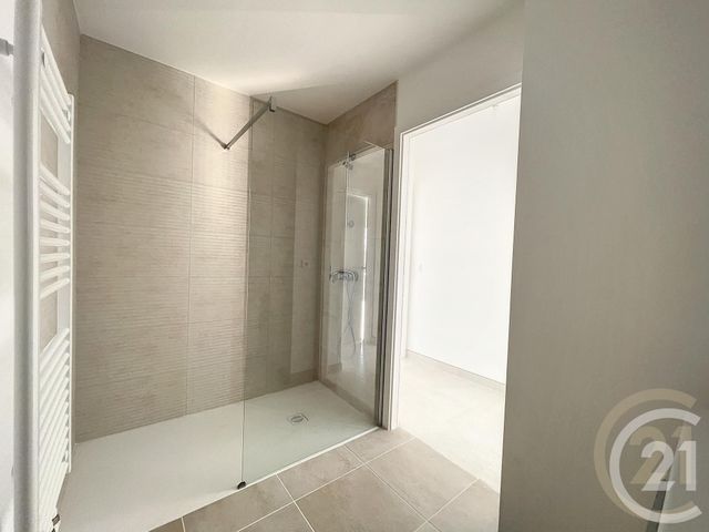 Appartement F4 &agrave; louer - 3 pi&egrave;ces - 78,10 m2 - Le Mee Sur Seine - 77 - ILE-DE-FRANCE