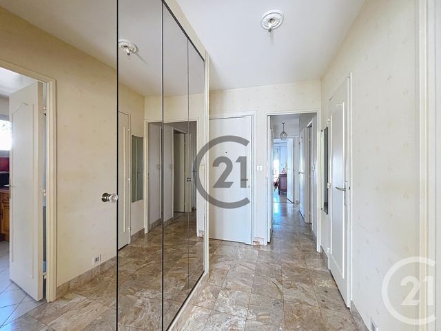 Appartement F3 &agrave; louer - 3 pi&egrave;ces - 92,16 m2 - Melun - 77 - ILE-DE-FRANCE