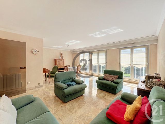 Appartement F3 &agrave; louer - 3 pi&egrave;ces - 92,16 m2 - Melun - 77 - ILE-DE-FRANCE