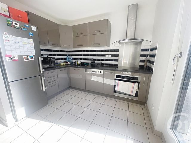 Appartement F3 &agrave; vendre - 3 pi&egrave;ces - 70,64 m2 - Melun - 77 - ILE-DE-FRANCE