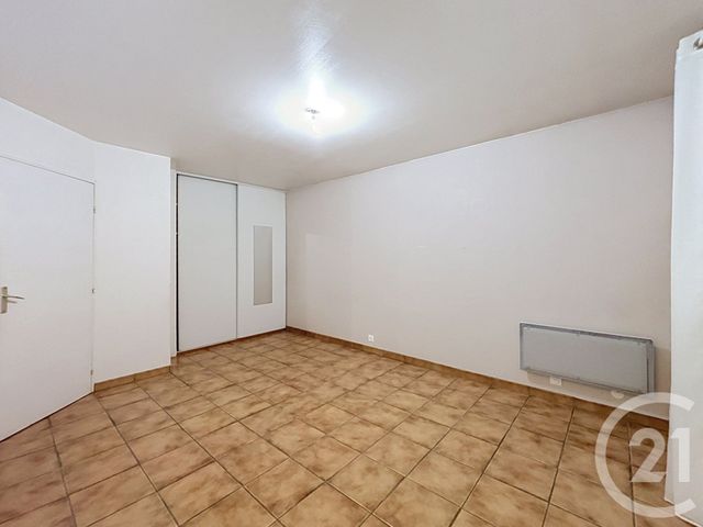 Appartement F1 &agrave; louer - 1 pi&egrave;ce - 29 m2 - St Fargeau Ponthierry - 77 - ILE-DE-FRANCE